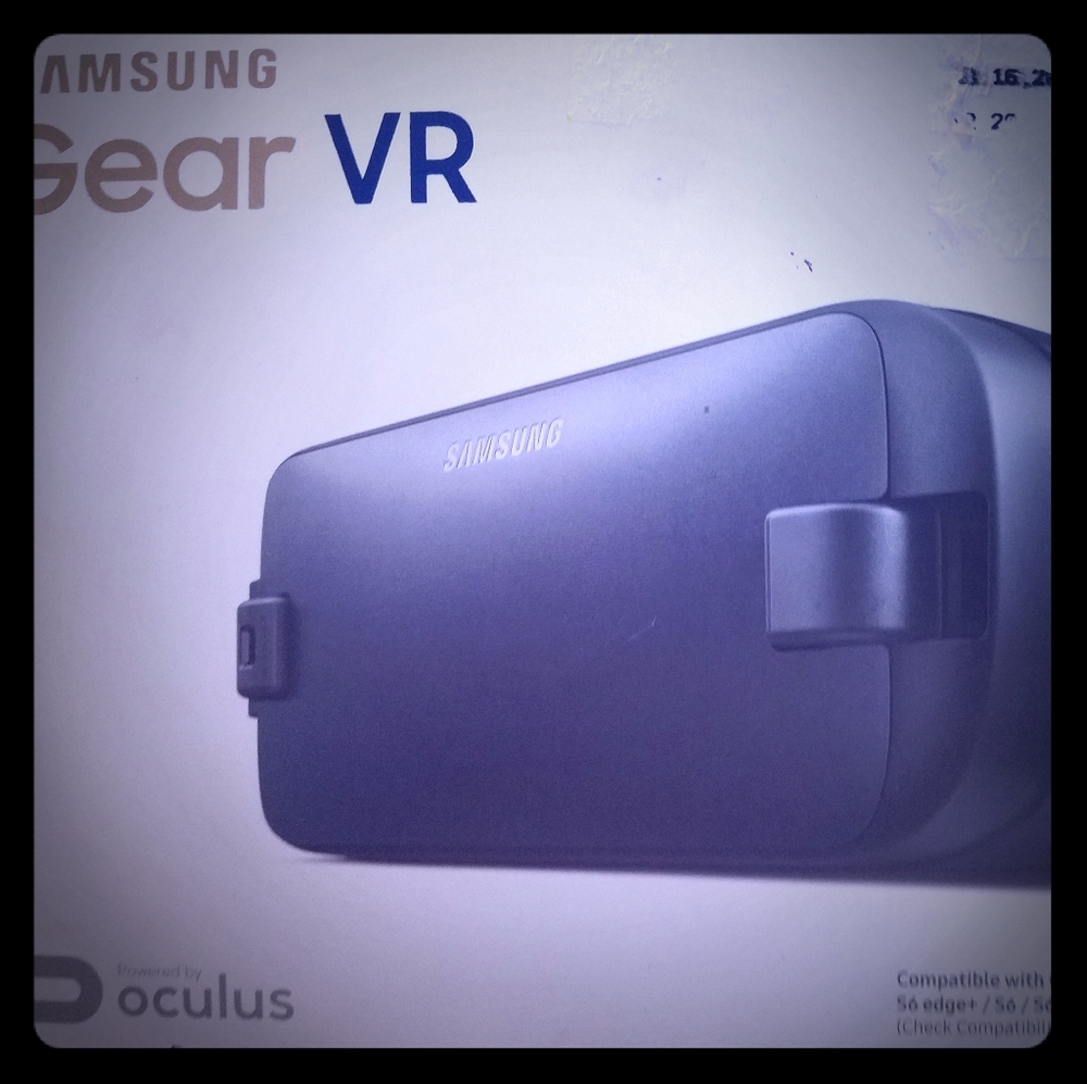 Samsung Gear Virtual Reality Powered by Oculus
